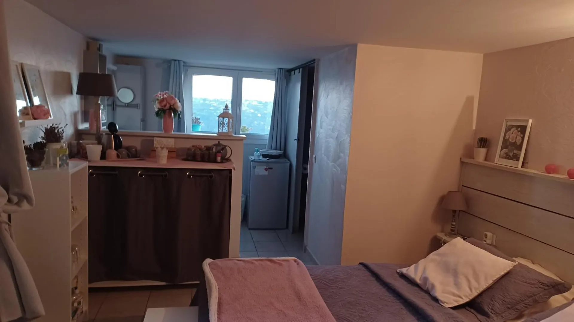 Homestay La Tuiliere Apartment Saint-Laurent-du-Var