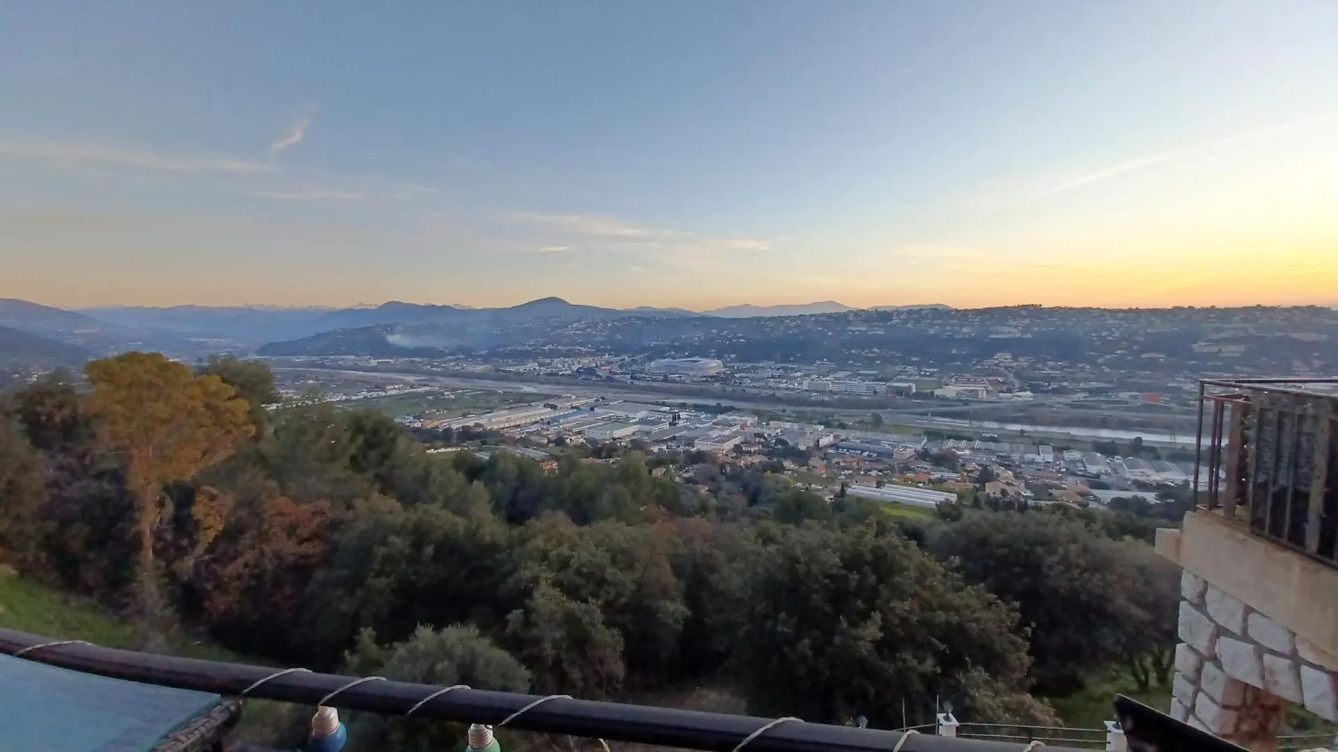 Homestay La Tuiliere Apartment Saint-Laurent-du-Var