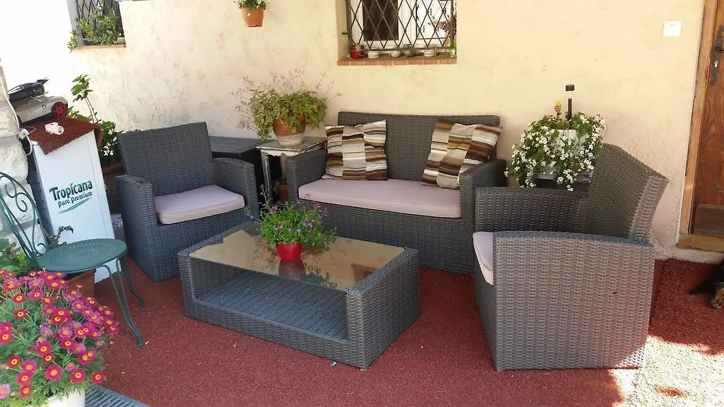 Homestay La Tuiliere Apartment Saint-Laurent-du-Var