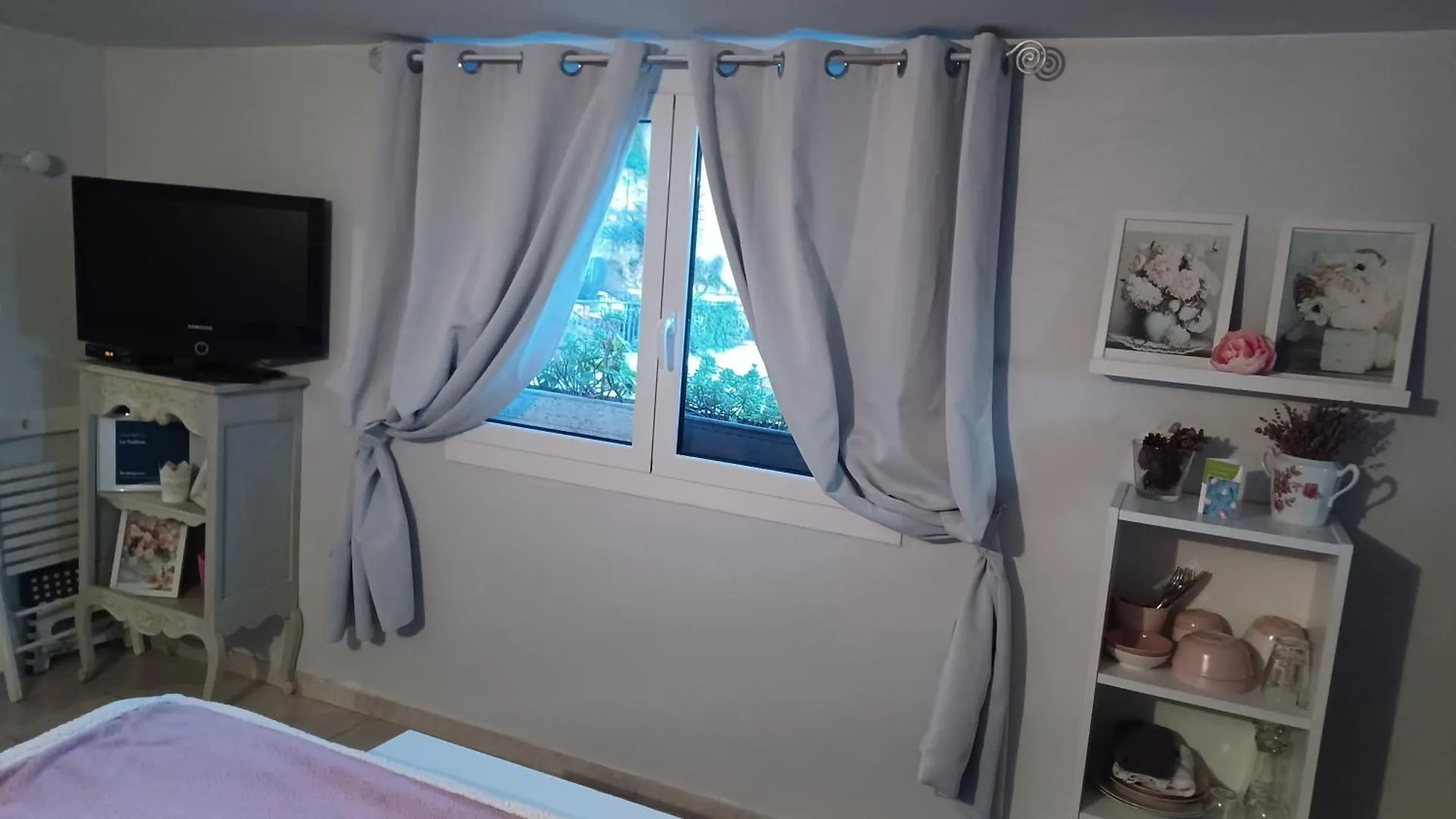생로랑뒤바르 La Tuiliere 아파트